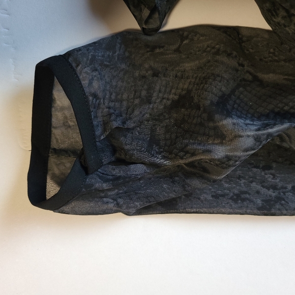 Tahari Long Sheer Blouse Snakeskin Black Gray Print Button Down Top - Picture 4 of 12